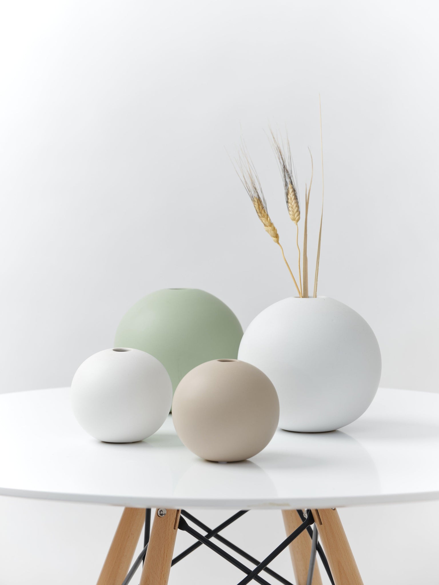 Round Shape Artistic Ceramic Vase Collection - LivingTaste CA